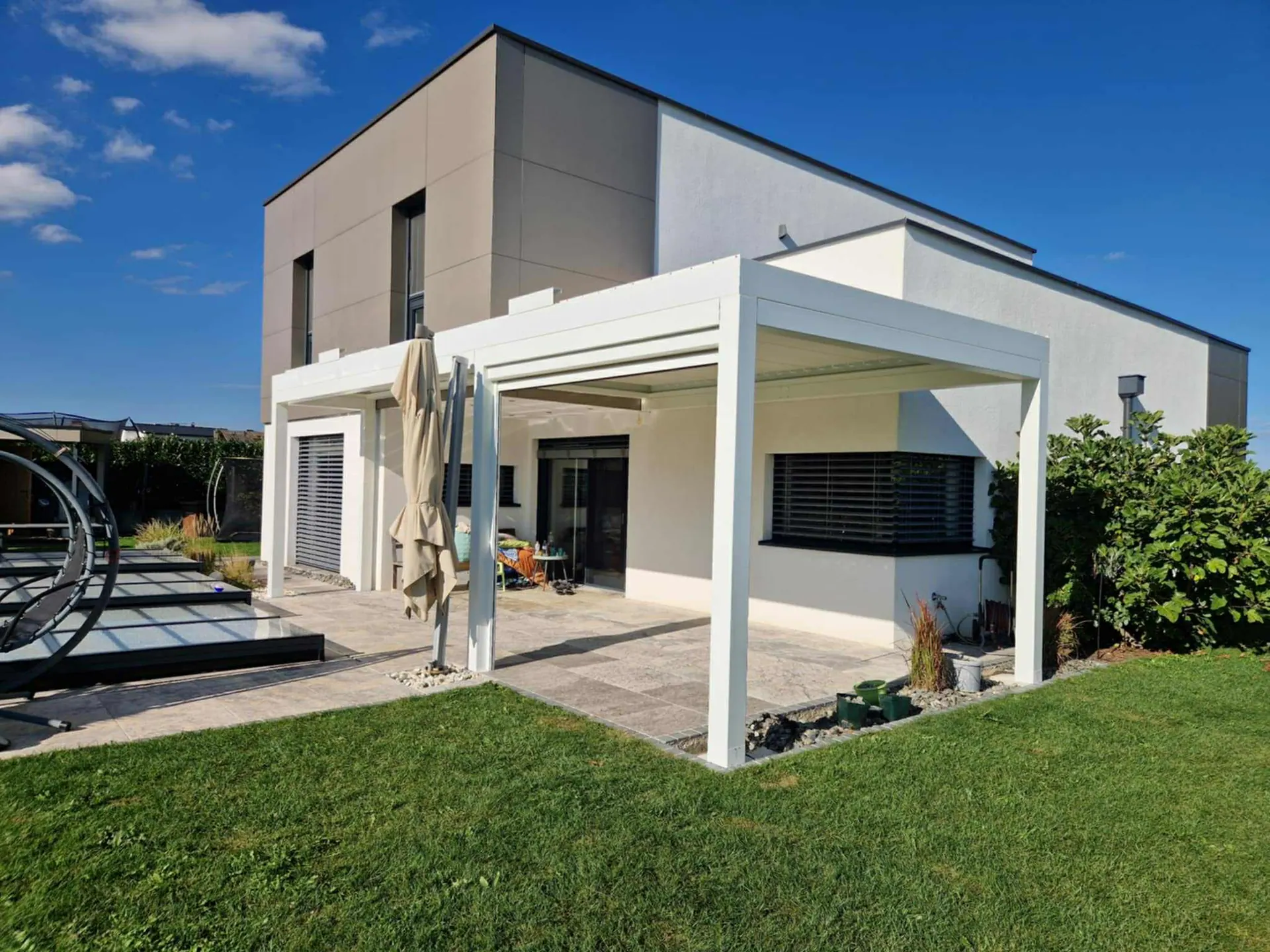 Maßgefertigte AlpenPergola Referenz in Österreich